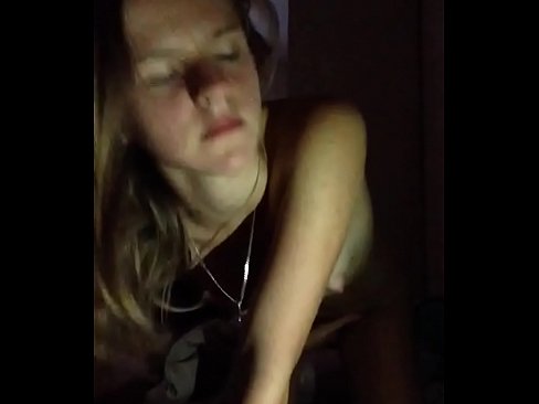 ❤️ Otu nwa agbọghọ na-eme onwe ya ma na-akpakọ ọnụ Anal porn ❌